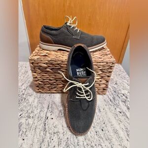 Nunn Bush Men's Black and Tan Derby Shoes